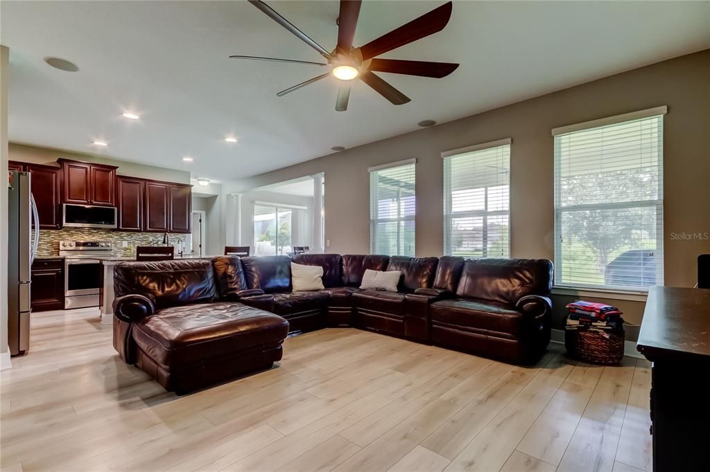 Active With Contract: $446,000 (4 beds, 3 baths, 3044 Square Feet)