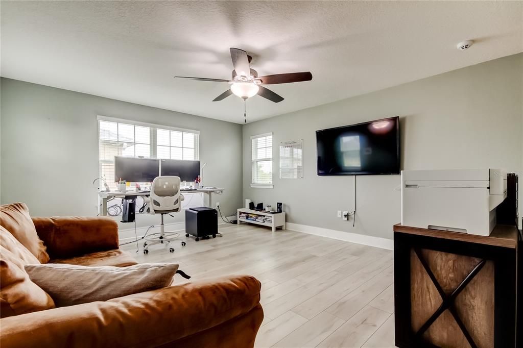 Active With Contract: $446,000 (4 beds, 3 baths, 3044 Square Feet)