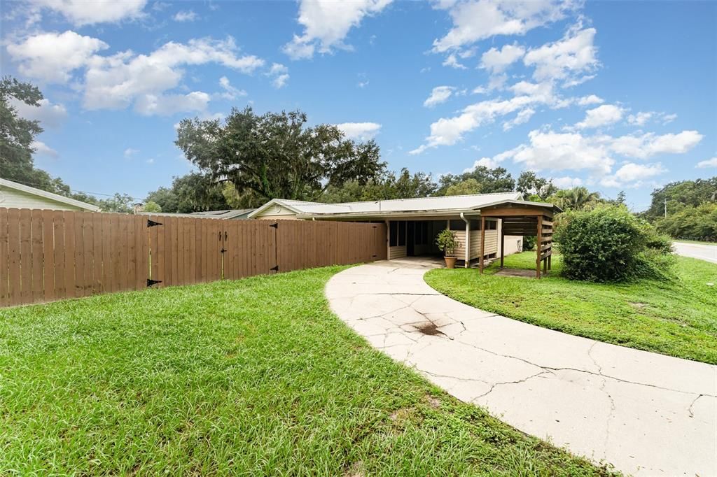 For Sale: $315,000 (3 beds, 2 baths, 1144 Square Feet)