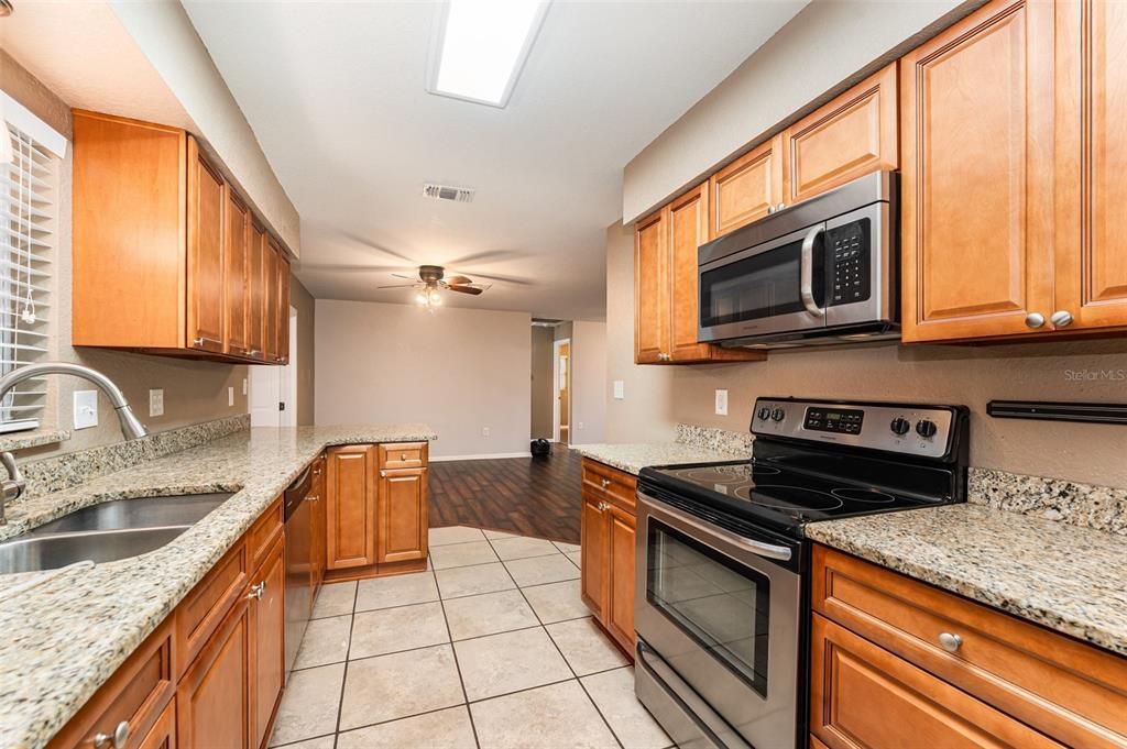 For Sale: $315,000 (3 beds, 2 baths, 1144 Square Feet)