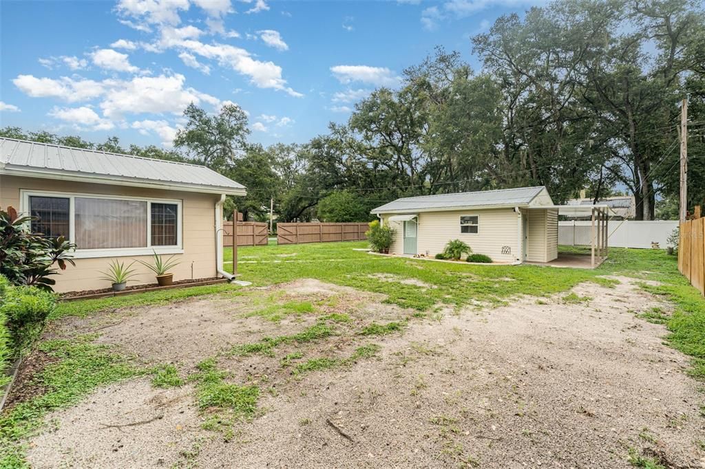 For Sale: $315,000 (3 beds, 2 baths, 1144 Square Feet)