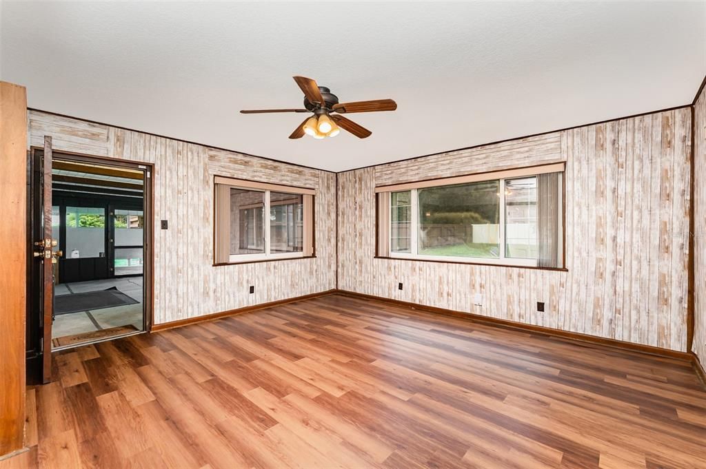 For Sale: $315,000 (3 beds, 2 baths, 1144 Square Feet)