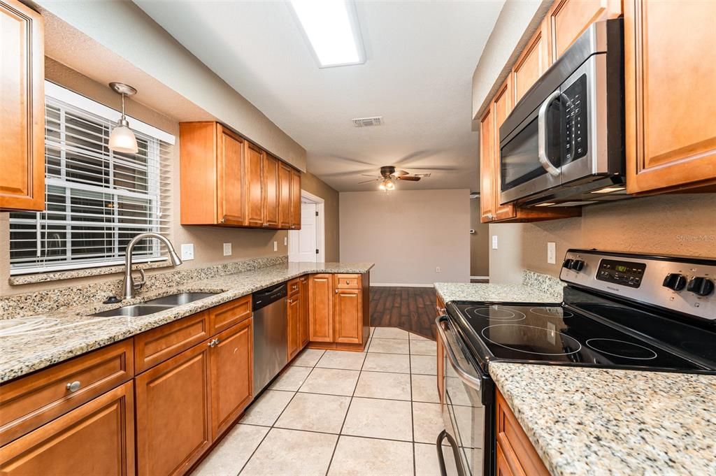 For Sale: $315,000 (3 beds, 2 baths, 1144 Square Feet)