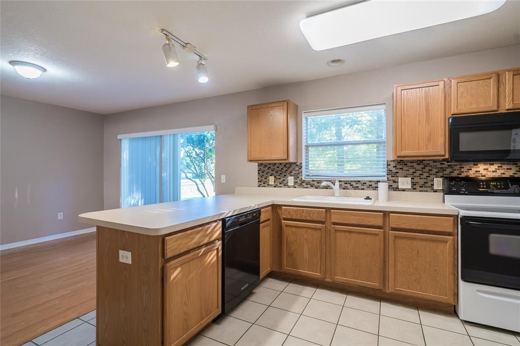 En Venta: $237,500 (2 camas, 1 baños, 1315 Pies cuadrados)