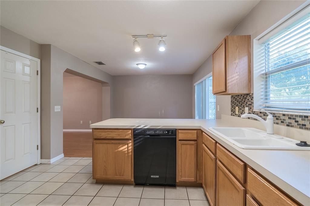 En Venta: $237,500 (2 camas, 1 baños, 1315 Pies cuadrados)