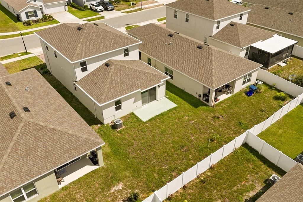 合同活跃: $325,000 (4 贝兹, 2 浴室, 2296 平方英尺)