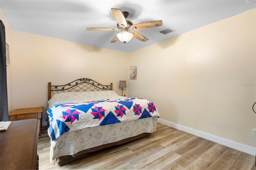 待售: $399,900 (1 贝兹, 1 浴室, 1080 平方英尺)