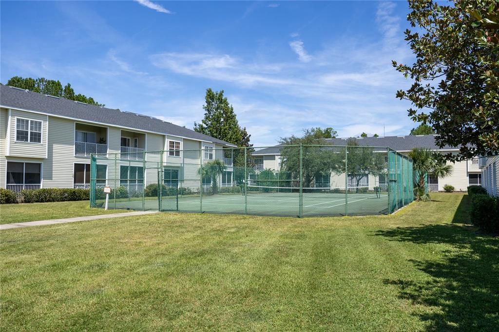 For Sale: $149,000 (1 beds, 1 baths, 1002 Square Feet)