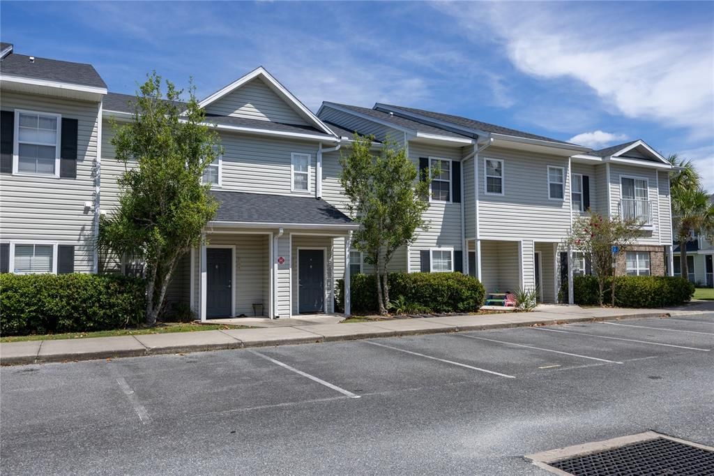 For Sale: $149,000 (1 beds, 1 baths, 1002 Square Feet)