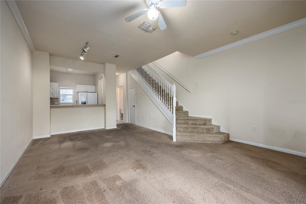 For Sale: $149,000 (1 beds, 1 baths, 1002 Square Feet)