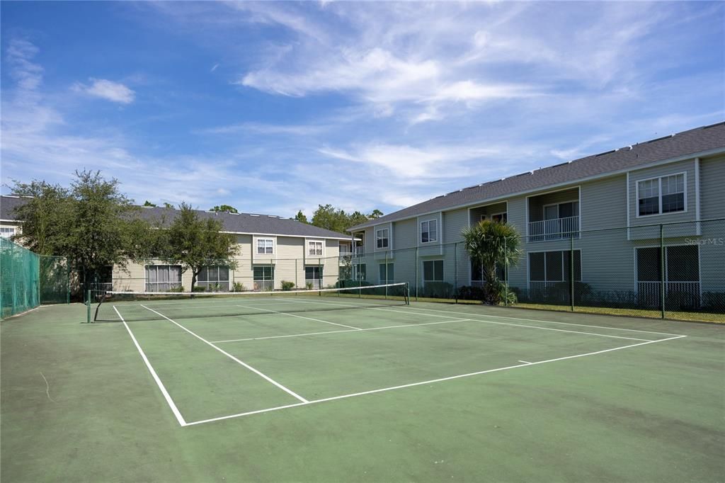 For Sale: $149,000 (1 beds, 1 baths, 1002 Square Feet)