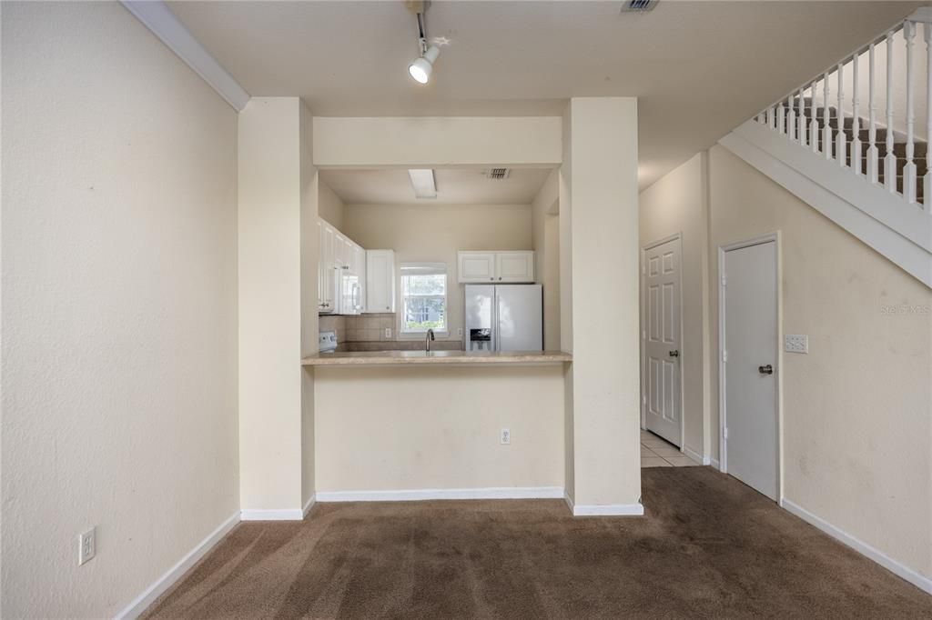 For Sale: $149,000 (1 beds, 1 baths, 1002 Square Feet)