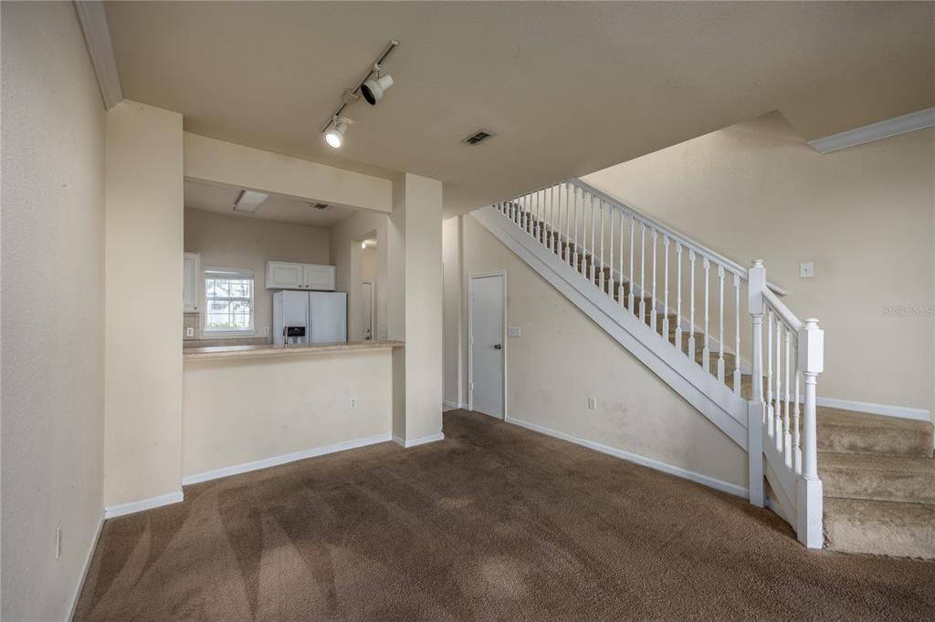 For Sale: $149,000 (1 beds, 1 baths, 1002 Square Feet)