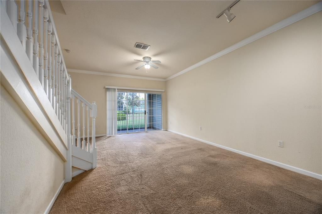 For Sale: $149,000 (1 beds, 1 baths, 1002 Square Feet)