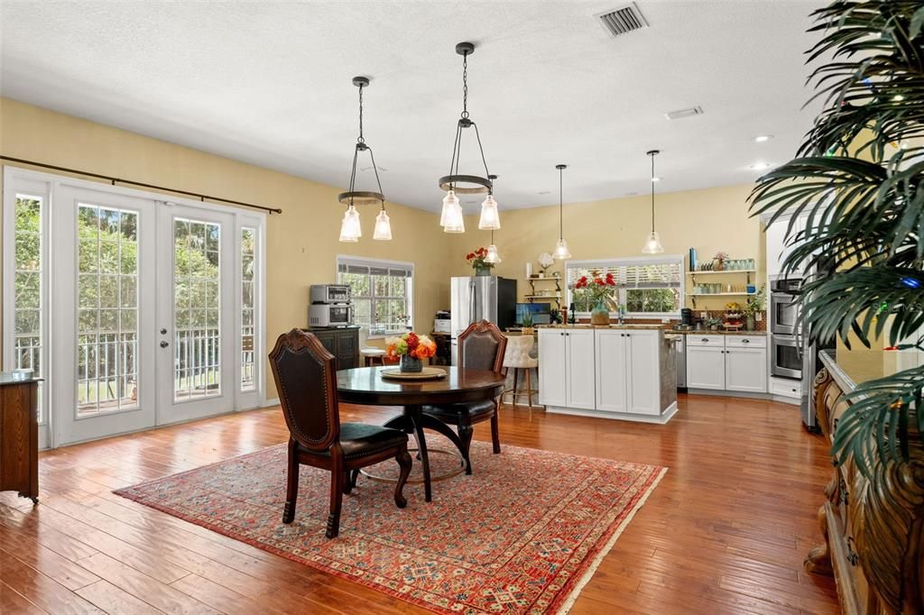 На продажу: $637,000 (3 спален, 2 ванн, 2425 Квадратных фут)