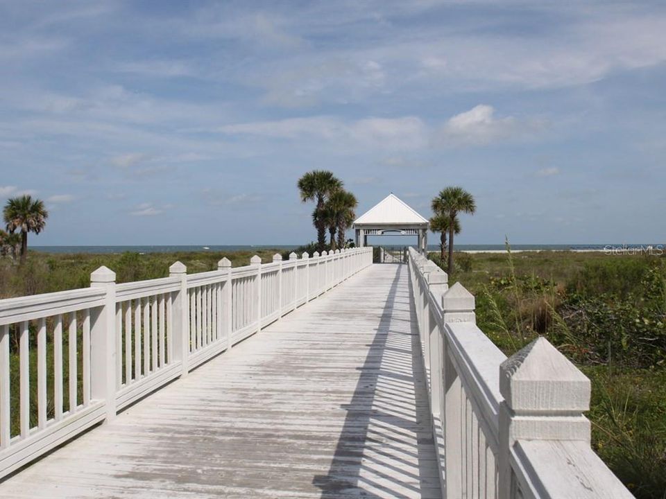 For Rent: $8,000 (3 beds, 2 baths, 1952 Square Feet)