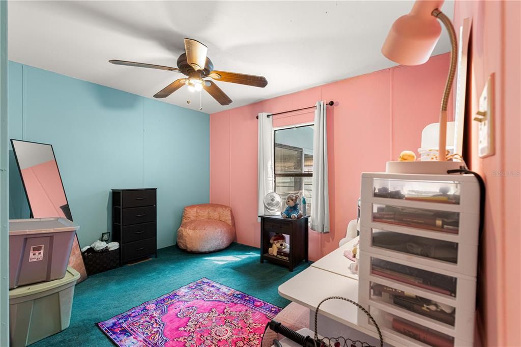 For Sale: $157,900 (2 beds, 2 baths, 1056 Square Feet)