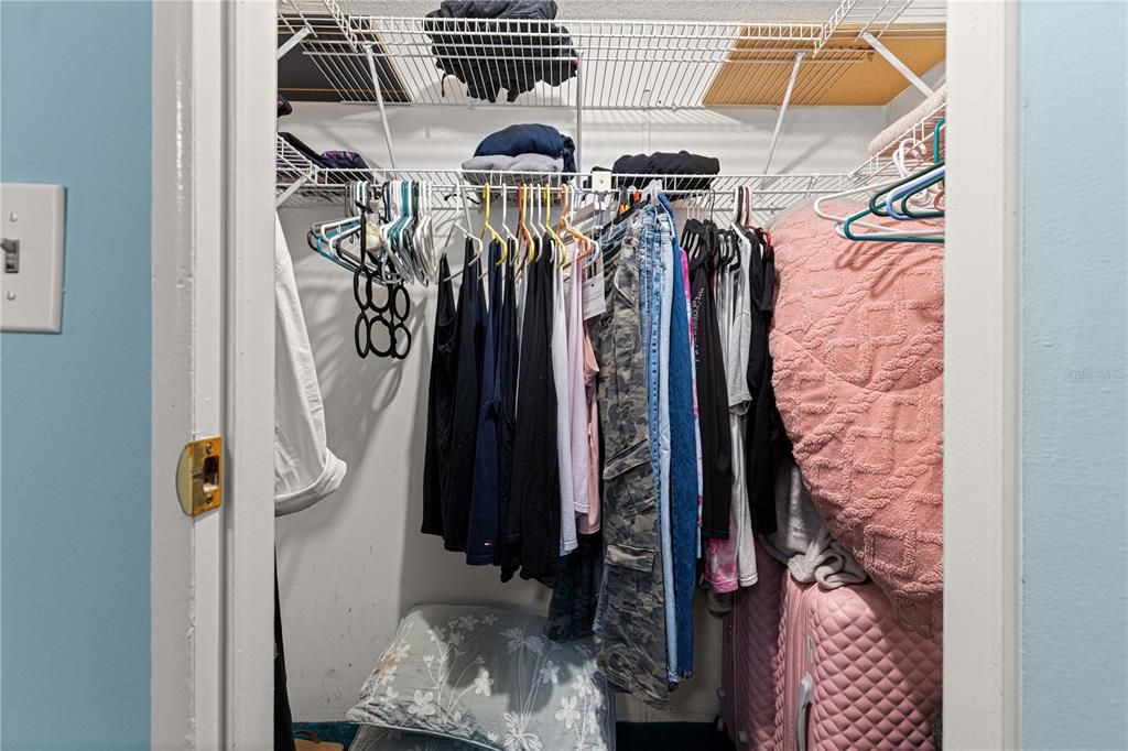 For Sale: $157,900 (2 beds, 2 baths, 1056 Square Feet)