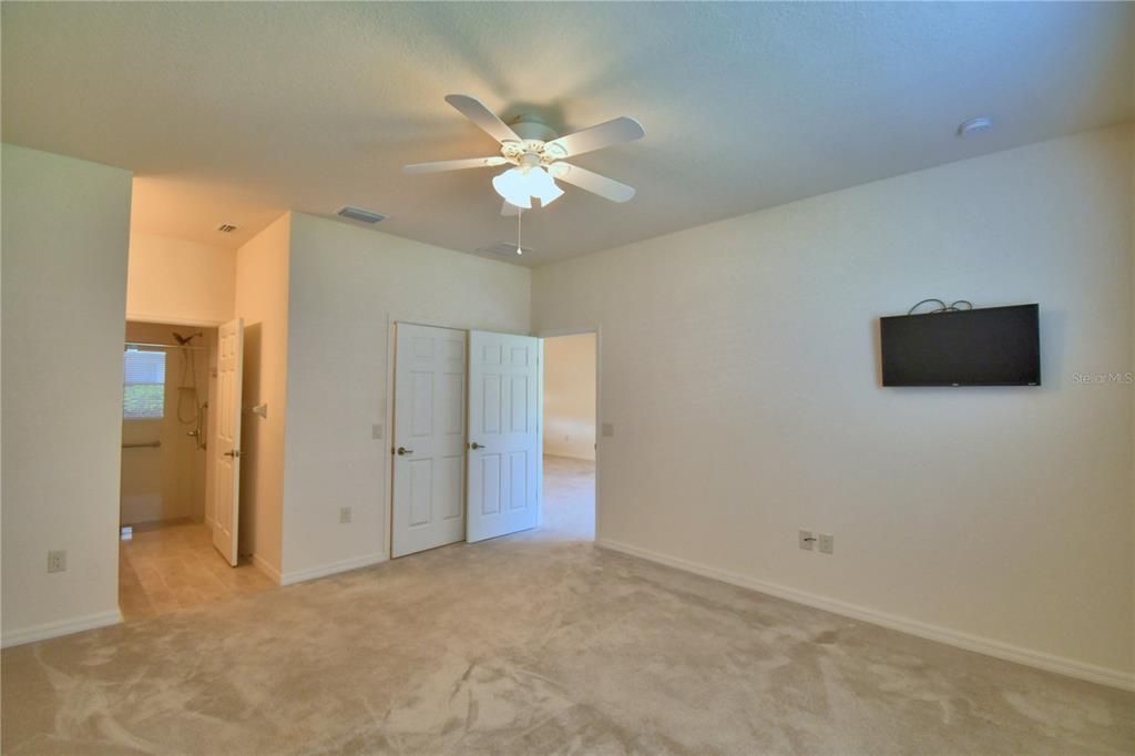 Activo con contrato: $189,000 (2 camas, 2 baños, 1151 Pies cuadrados)