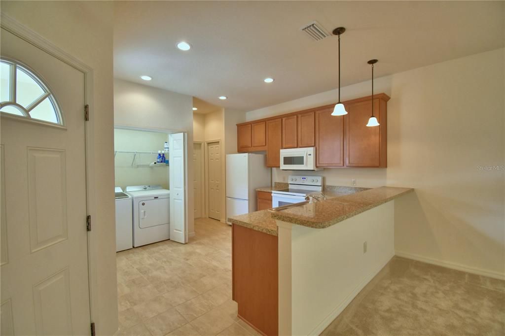 Activo con contrato: $189,000 (2 camas, 2 baños, 1151 Pies cuadrados)