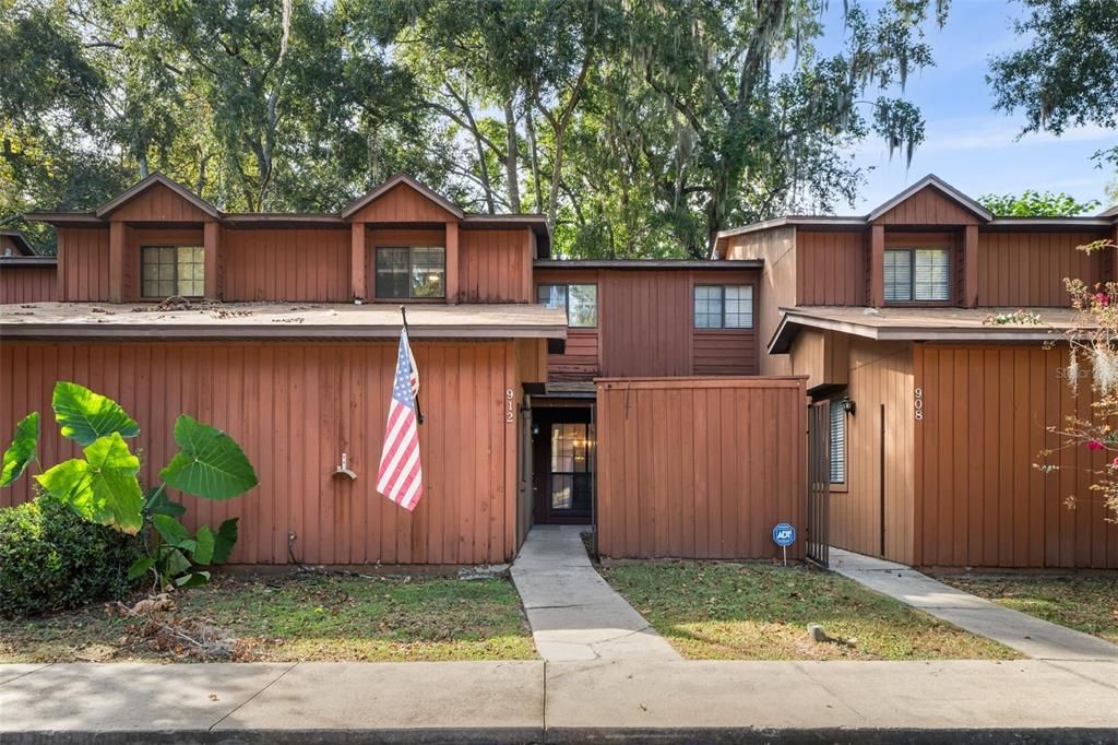 На продажу: $189,000 (2 спален, 2 ванн, 1106 Квадратных фут)