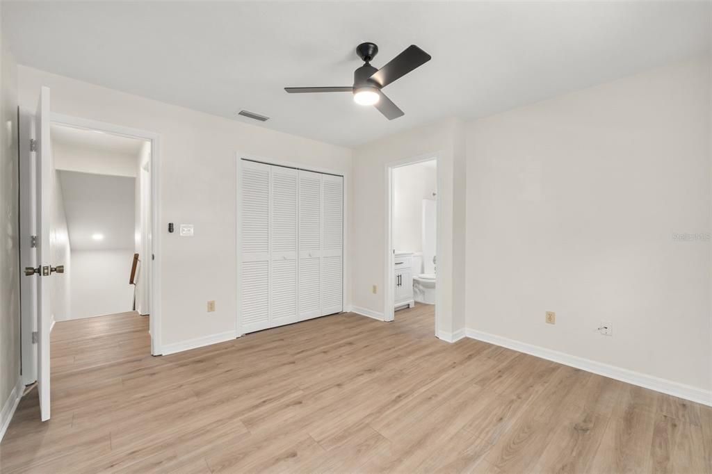 На продажу: $189,000 (2 спален, 2 ванн, 1106 Квадратных фут)