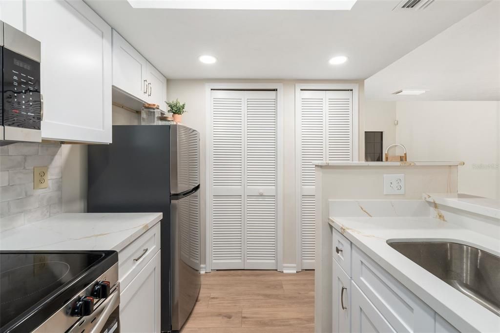 На продажу: $189,000 (2 спален, 2 ванн, 1106 Квадратных фут)