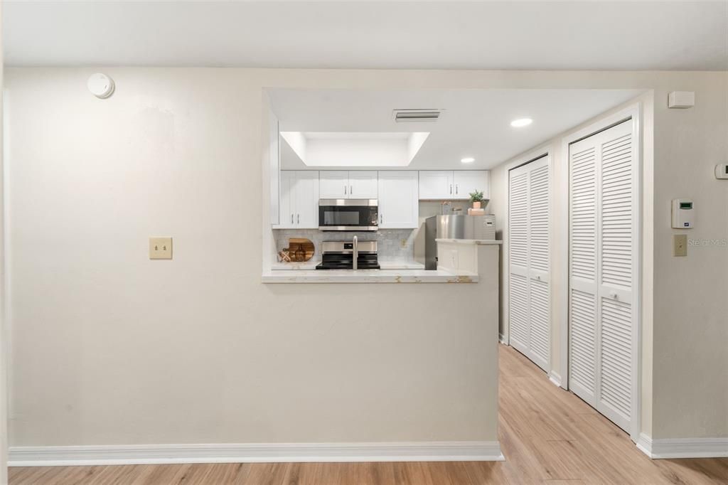 На продажу: $189,000 (2 спален, 2 ванн, 1106 Квадратных фут)