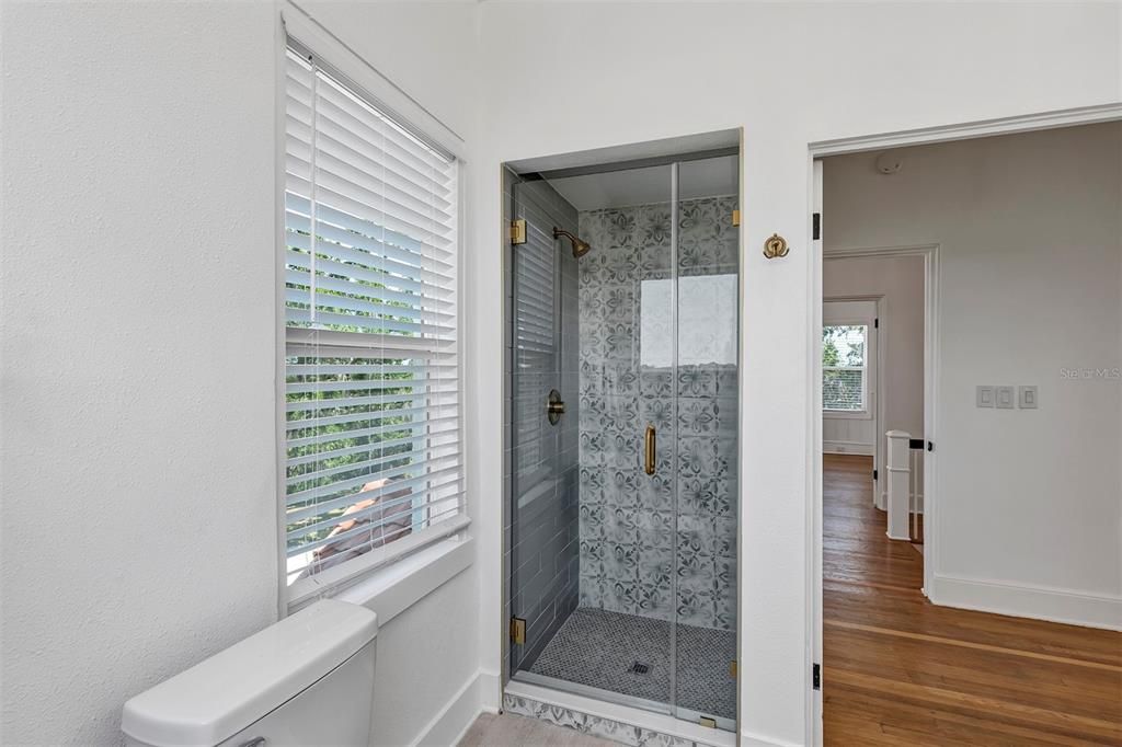 For Sale: $775,000 (4 beds, 4 baths, 3375 Square Feet)