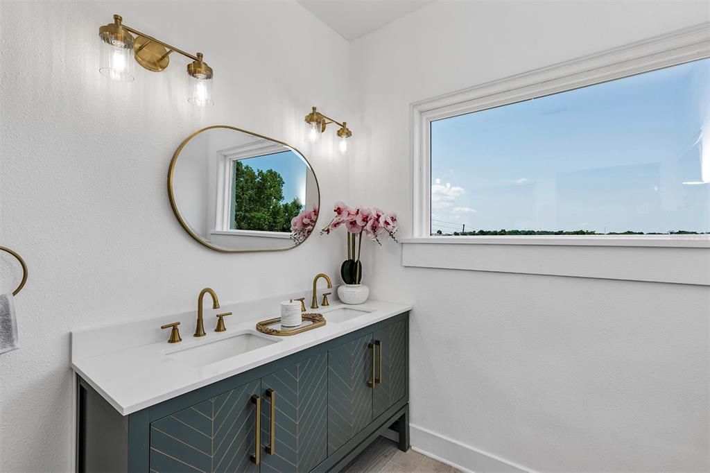 For Sale: $775,000 (4 beds, 4 baths, 3375 Square Feet)