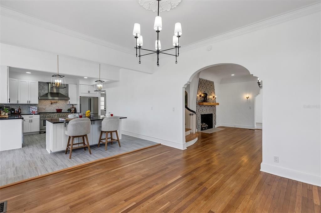 For Sale: $775,000 (4 beds, 4 baths, 3375 Square Feet)