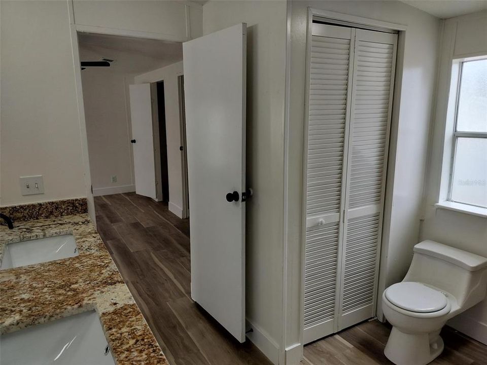 For Sale: $237,900 (3 beds, 2 baths, 1216 Square Feet)