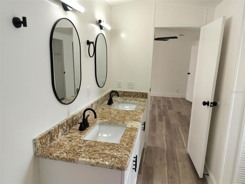 For Sale: $237,900 (3 beds, 2 baths, 1216 Square Feet)