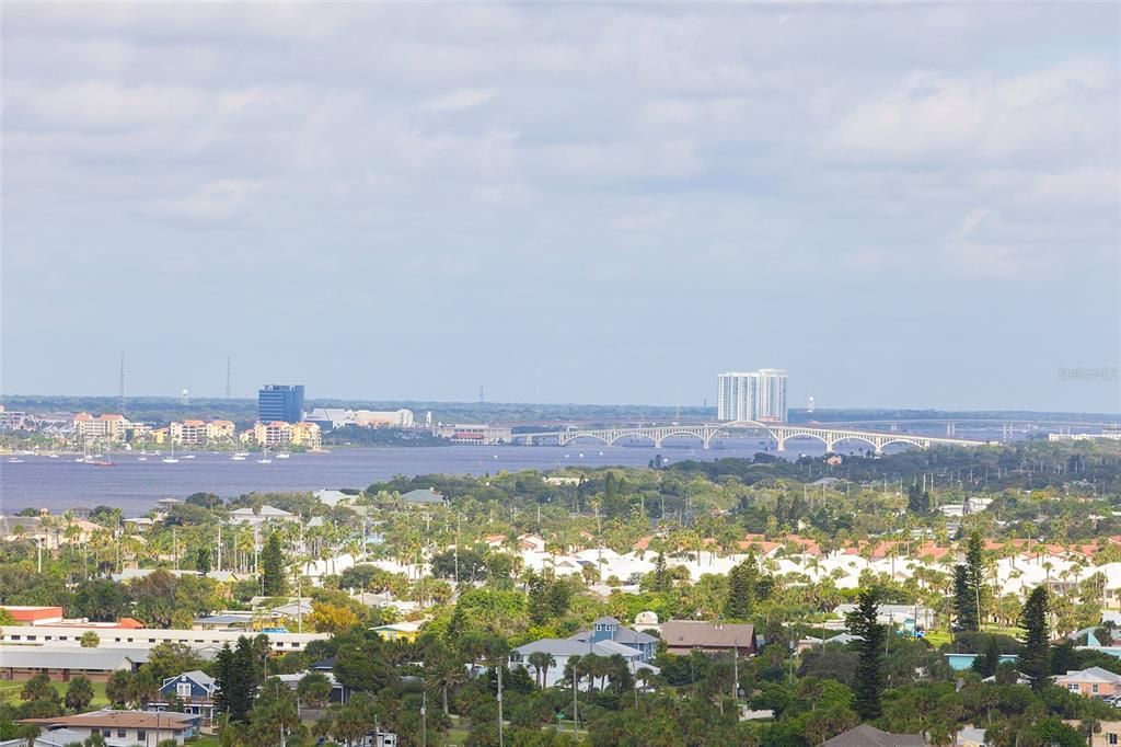 Active With Contract: $389,900 (3 beds, 2 baths, 1668 Square Feet)