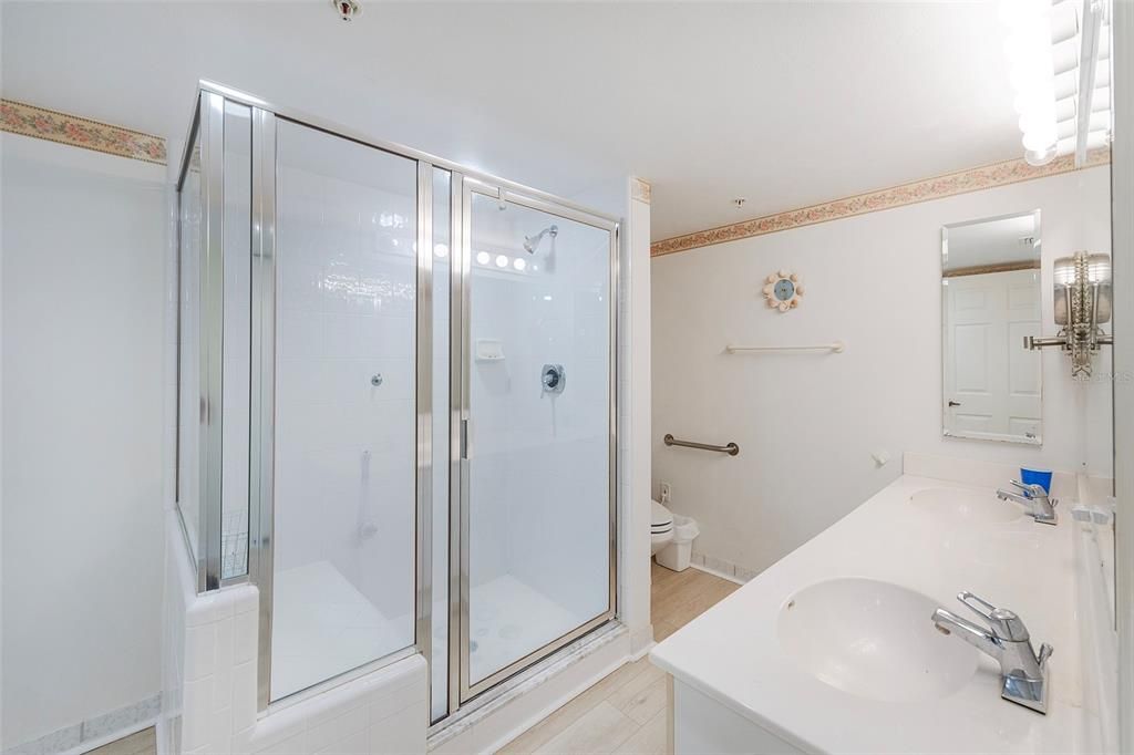 Active With Contract: $389,900 (3 beds, 2 baths, 1668 Square Feet)