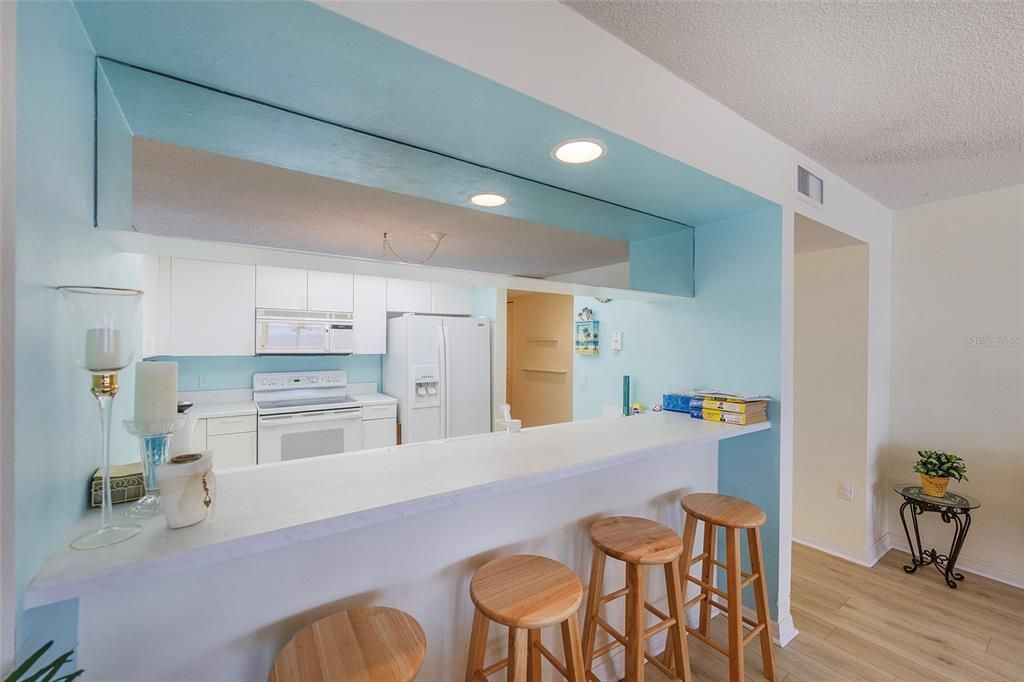 Active With Contract: $389,900 (3 beds, 2 baths, 1668 Square Feet)