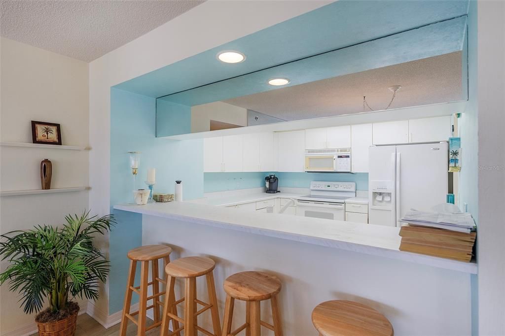 Active With Contract: $389,900 (3 beds, 2 baths, 1668 Square Feet)