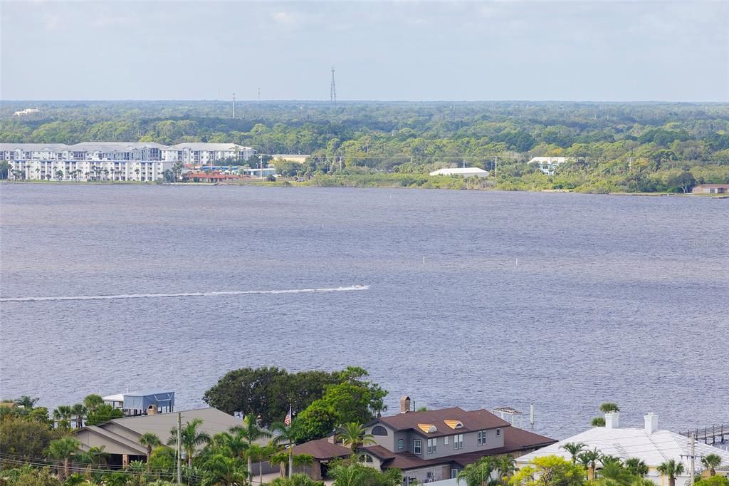 Active With Contract: $389,900 (3 beds, 2 baths, 1668 Square Feet)