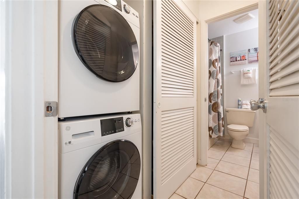 待售: $523,000 (2 贝兹, 2 浴室, 1065 平方英尺)