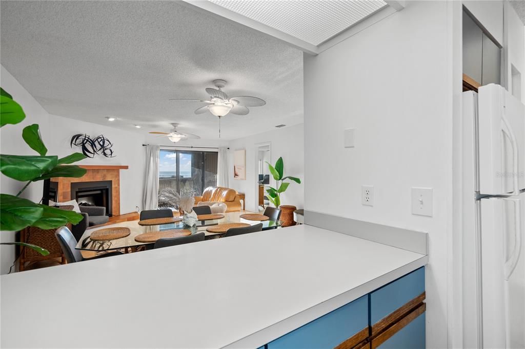 待售: $523,000 (2 贝兹, 2 浴室, 1065 平方英尺)