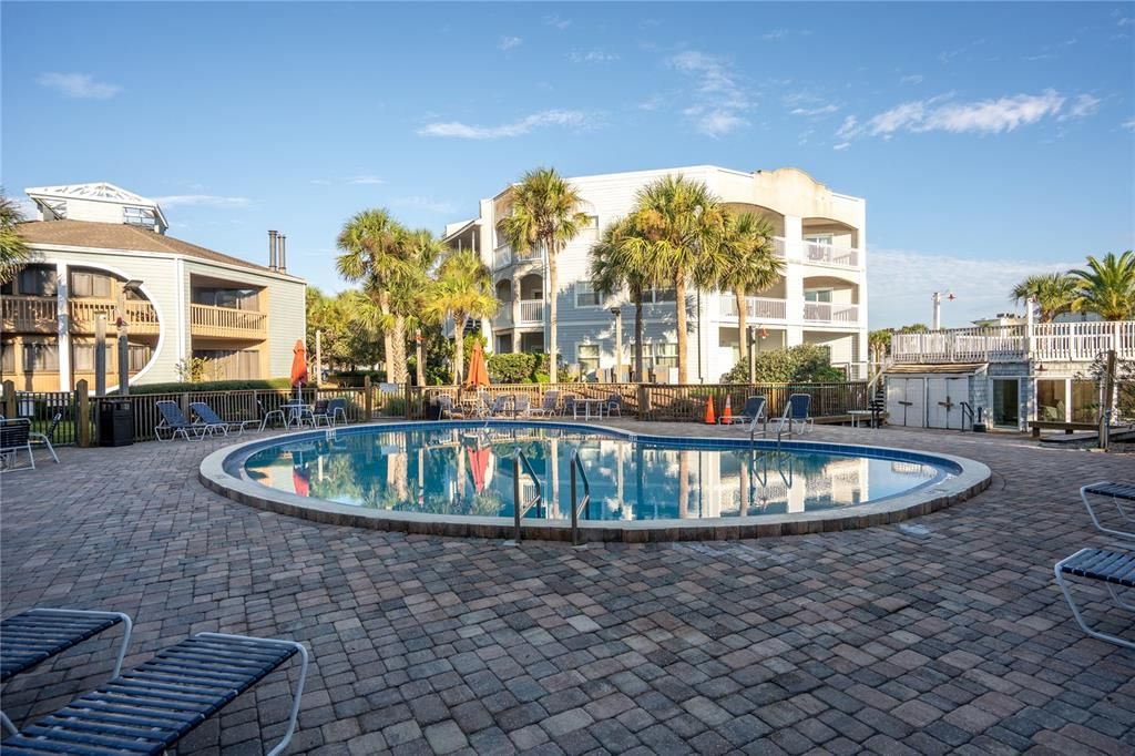 待售: $523,000 (2 贝兹, 2 浴室, 1065 平方英尺)