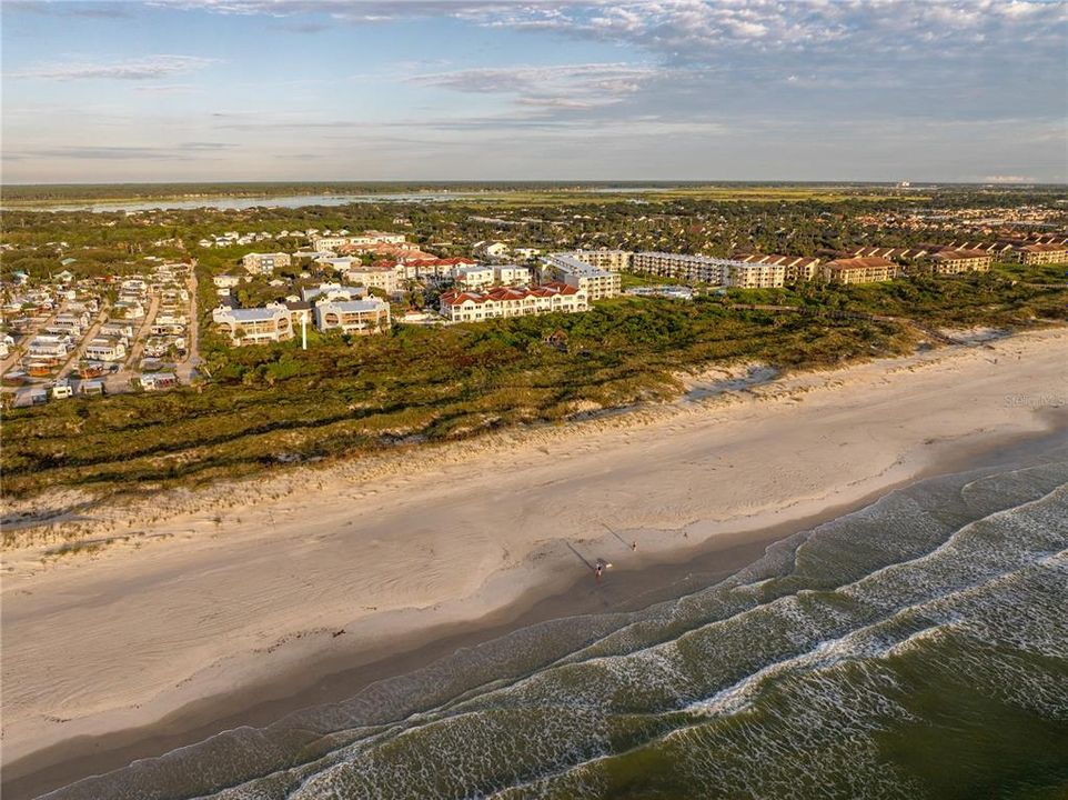 待售: $523,000 (2 贝兹, 2 浴室, 1065 平方英尺)