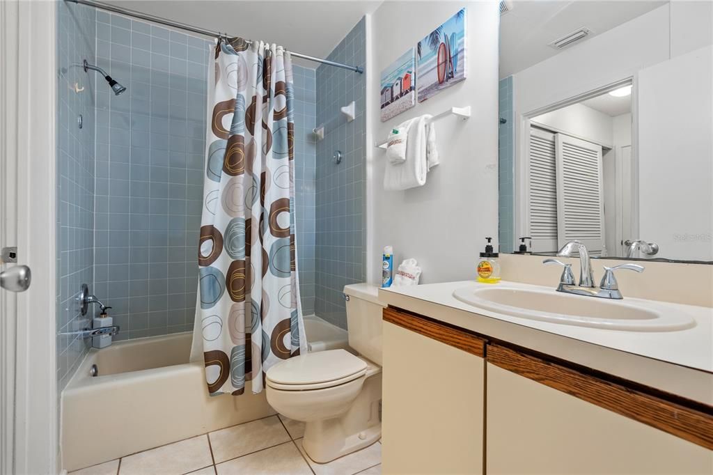 待售: $523,000 (2 贝兹, 2 浴室, 1065 平方英尺)