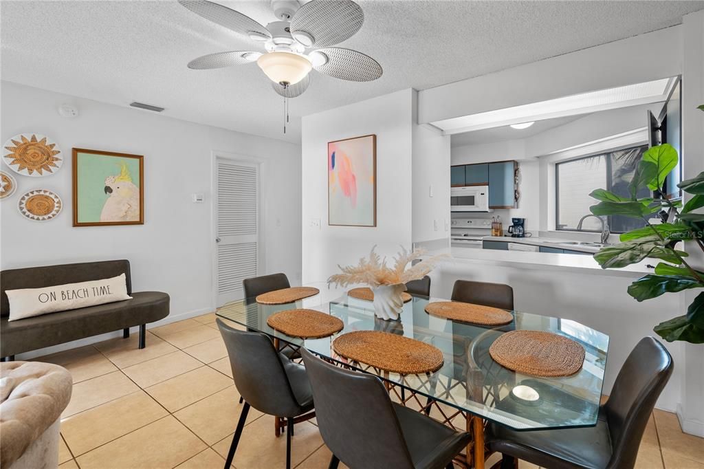 待售: $523,000 (2 贝兹, 2 浴室, 1065 平方英尺)