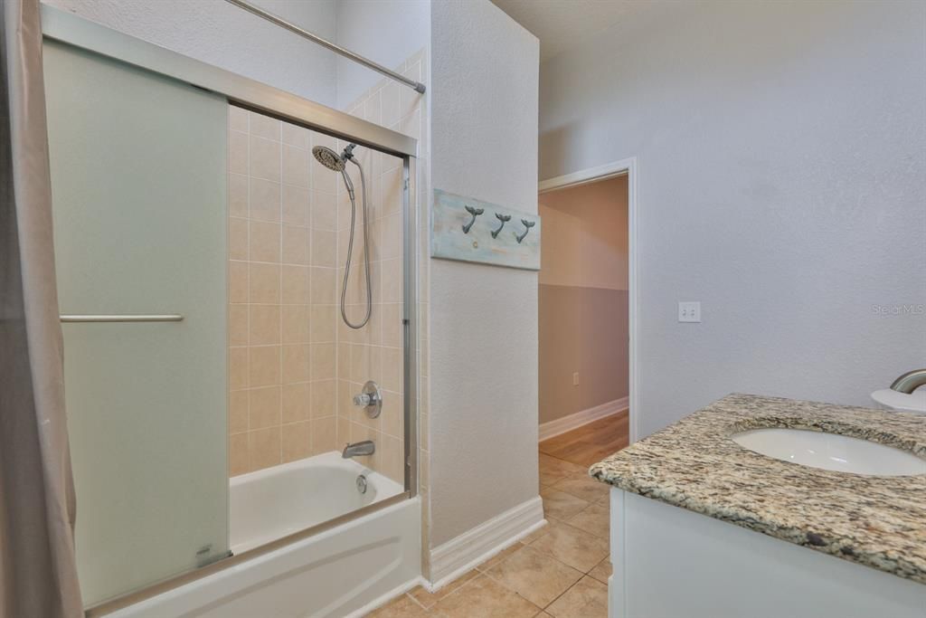 待售: $375,000 (3 贝兹, 2 浴室, 2154 平方英尺)