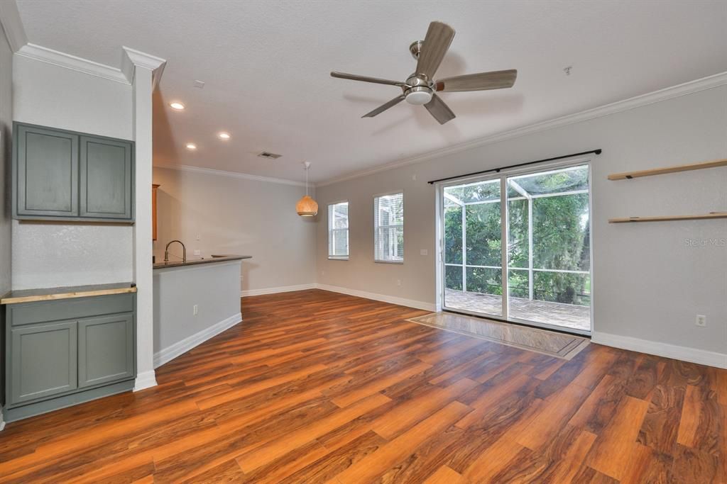 待售: $375,000 (3 贝兹, 2 浴室, 2154 平方英尺)