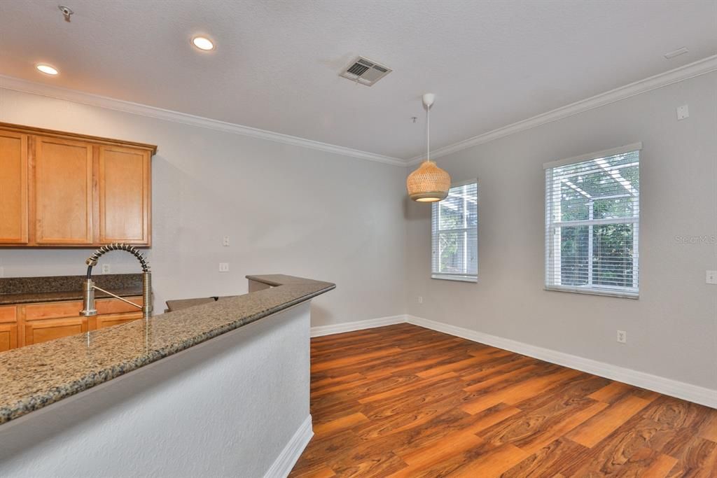 待售: $375,000 (3 贝兹, 2 浴室, 2154 平方英尺)