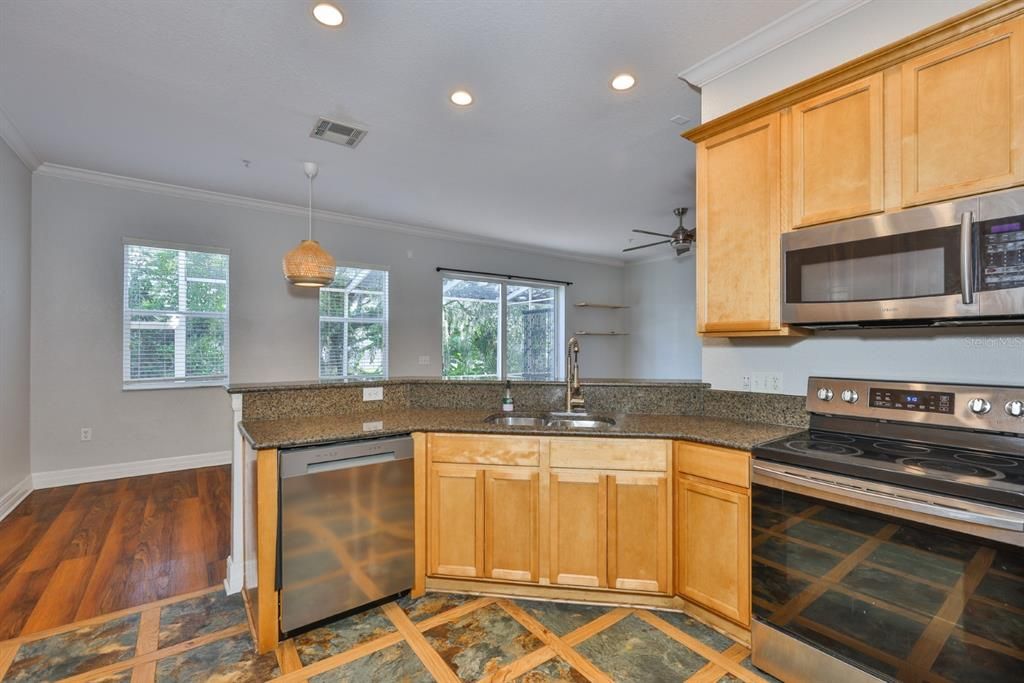 待售: $375,000 (3 贝兹, 2 浴室, 2154 平方英尺)