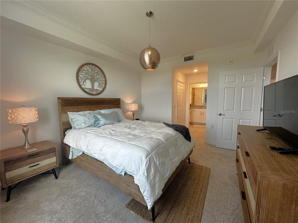 For Rent: $6,000 (2 beds, 2 baths, 1120 Square Feet)