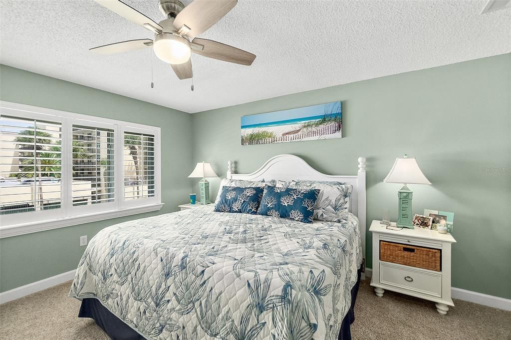 На продажу: $479,000 (2 спален, 2 ванн, 1202 Квадратных фут)